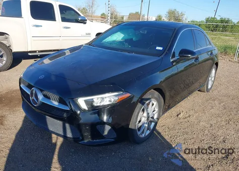 2020 Mercedes-Benz A 220 z USA, uszkodzony, nr VIN W1K3G4EB0LW044758